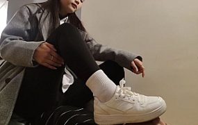 梦晨女王脏鞋底调教 YC-221115