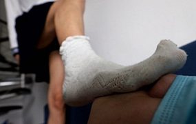 【惑心】臭袜窒息踹裆踩喉咙