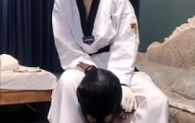 【LAPAPA】初柒跆拳女杀手逛街被调戏 抓回流氓暴虐绞杀剧情踢踩绞杀处刑 YC-220721-7