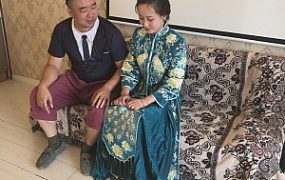 新婚之夜新郎沦为美新娘的脚垫 YC-220113-5