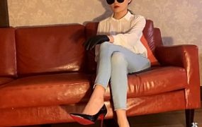 【苏曼】吻脚崇拜30分 YC-211220-6