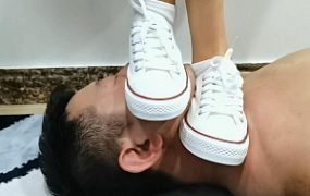 安然小白鞋踩晕贱狗 YC-211109-6