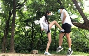 校花尽情释放发泄踢裆