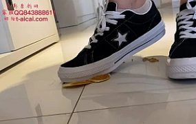 【泽泽女主】泽泽女主匡威 耐克踩食物喂贱狗香蕉酸奶