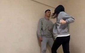 套路直播视频【年华S】素人长靴碾压/头压垃圾桶/踩踏踢打