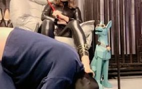 套路直播视频【梦露】可怜卑微的脚垫