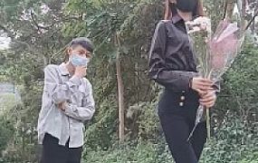 套路直播视频【美娜格格】剧情-卖花女暴揍猥琐男/白袜深喉/转胯/腿绞