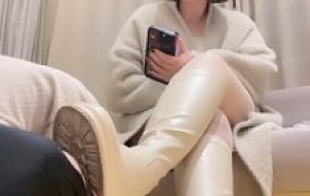 套路直播视频【南星】模特过膝靴丝足调狗舔/耳光打出血/踩踏深喉