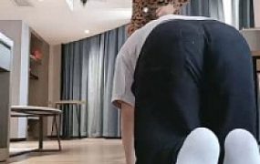 套路直播视频【芊兮殿下】高跟美腿踩狗/喝圣水