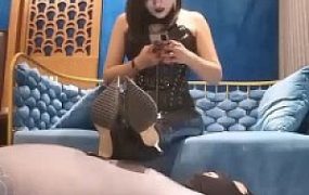 套路直播视频【冷御女王】严厉主皮衣皮靴刑虐狗