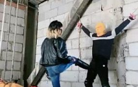 套路直播视频【美离子】户外刑房暴力鞭打双奴/清理靴子吃土