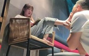 套路直播视频【文文】KTV-漂亮S裸足踩踏