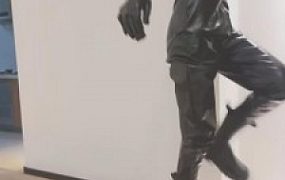 套路直播视频【美娜格格】推销面膜被皮装御姐训成狗/勒脖绞杀深喉