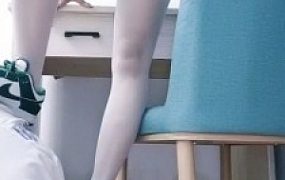 套路直播视频【七大小姐】狗舌头舔AJ/白丝诱惑/腿绞窒息