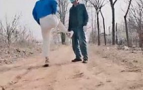 套路直播视频【高冷女帝】户外爆踹跟踪狂