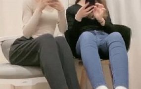 套路直播视频【虞姬S】带素人姐妹运动鞋白袜玩狗【完整版】