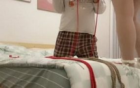 套路直播视频【萝莉主】发骚母狗就欠虐【续集】
