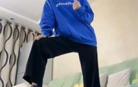 套路直播视频【艾莉】帆布鞋白袜全体重踩踏/转胯