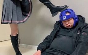 套路直播视频【精神小妹】双学生S骑马/遛狗/踩踏踢裆/深喉