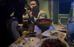 套路直播视频【风风S】KTV玩弄傻狗舔脚/喝圣水