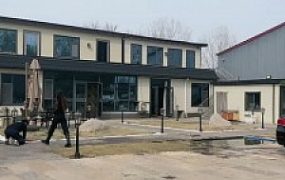 套路直播视频【沅芷大人】圈养奴真实犬化-户外爬行/长靴碾压狗头/骂废