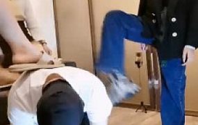 套路直播视频【小鱼姐姐】4S-骑马转胯/袜子塞嘴/全体重踩踏【三视角版】