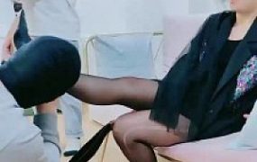 套路直播视频【蒂娜S】双SVS双狗-圈养卑微奴才【三视角版】