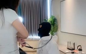 套路直播视频【晚晚】双S-重度踢裆/狗链遛狗/吃烟灰口水/转胯踩踏【双视角版】bf26183