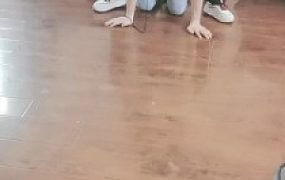 套路直播视频【妖玲】运动鞋白袜气味羞辱-遛狗