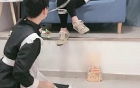 套路直播视频【晚晚】运动鞋踩踏喂食/喝洗脚水