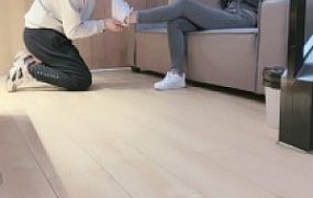 套路直播视频【晚晚】舔脏小白鞋-红色船袜-踩踏恋足