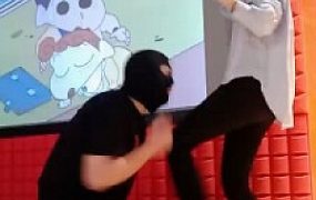 套路直播视频【Q月】运动鞋重度强制连环踢裆