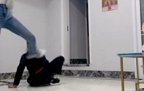 套路直播视频【孤傲女帝】被精神小妹暴打【完整版】