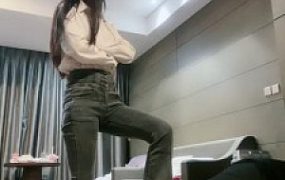 【猫神大人】人体擦鞋器-裸足狂舔-全体重踩踏