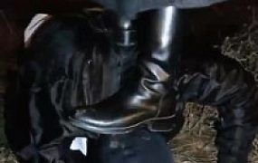 【辣姐】户外-强迫狗舔泥巴鞋底/骑马遛狗