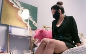 套路直播视频【鹿梦兮】原味白棉袜踩踏-袜子踩脸-裸足狂舔