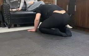 套路直播视频【琳嘉】双S-小白鞋+网袜诱惑/踩踏恋足舔鞋