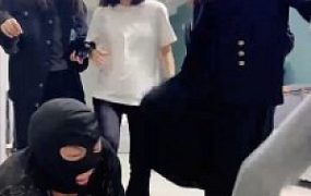 套路直播视频【精神小妹】群调-学生主暴力踢踹/全体重踩踏/转胯喝圣水