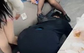 套路直播视频【天津女仆店】双素人萝莉女仆踩狗-全体重踩踏-骑马