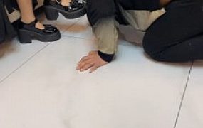 【言言】双S素人首调-运动鞋+裸足舔/踩踏