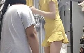 【丫丫啊】裸足狂舔/下跪狂抽连环耳光