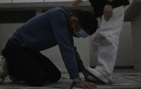 【小亿】阳台素人调-小白鞋超臭白棉袜强迫狗闻舔【完整版】bf26891