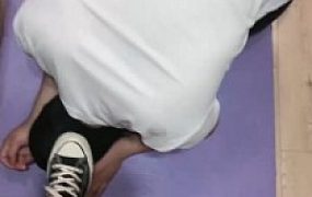 【不期而遇】高帮帆布鞋踩踏-白袜脚插嘴