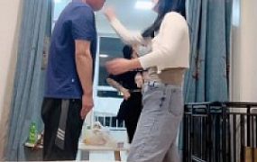 【素人星探】双S犬化圈养狗-轮流抽耳光/脚下喂食【双视角版】