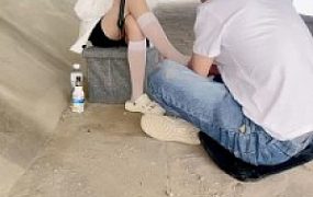 【尤黎】户外-白丝诱惑/叼拖鞋/吃白丝袜/裸足喂酸奶