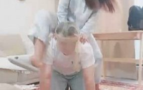 【小欣欣】情侣主-圈养绿帽家奴偷懒被虐【上】