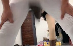 【一一S】长靴超暴力虐打-白袜踩踏-骑马喝口水