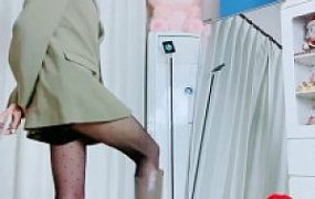 【美离子】小白鞋+长靴重度连环踢裆/强迫舔脏鞋