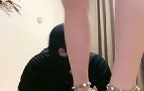 【甜一】铆钉鞋重度踢裆/耳光/肉丝恋足【完整版】