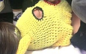 【精神小妹】4学生主VS情侣奴-吃口水浓痰/白袜脚踩踏